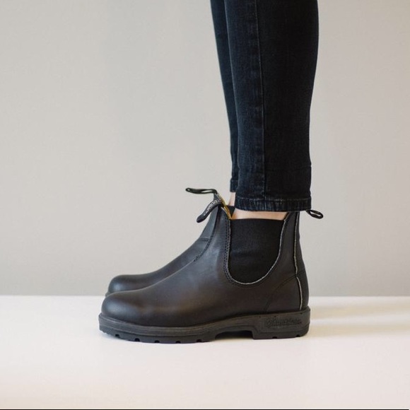 chisel toe chelsea boots